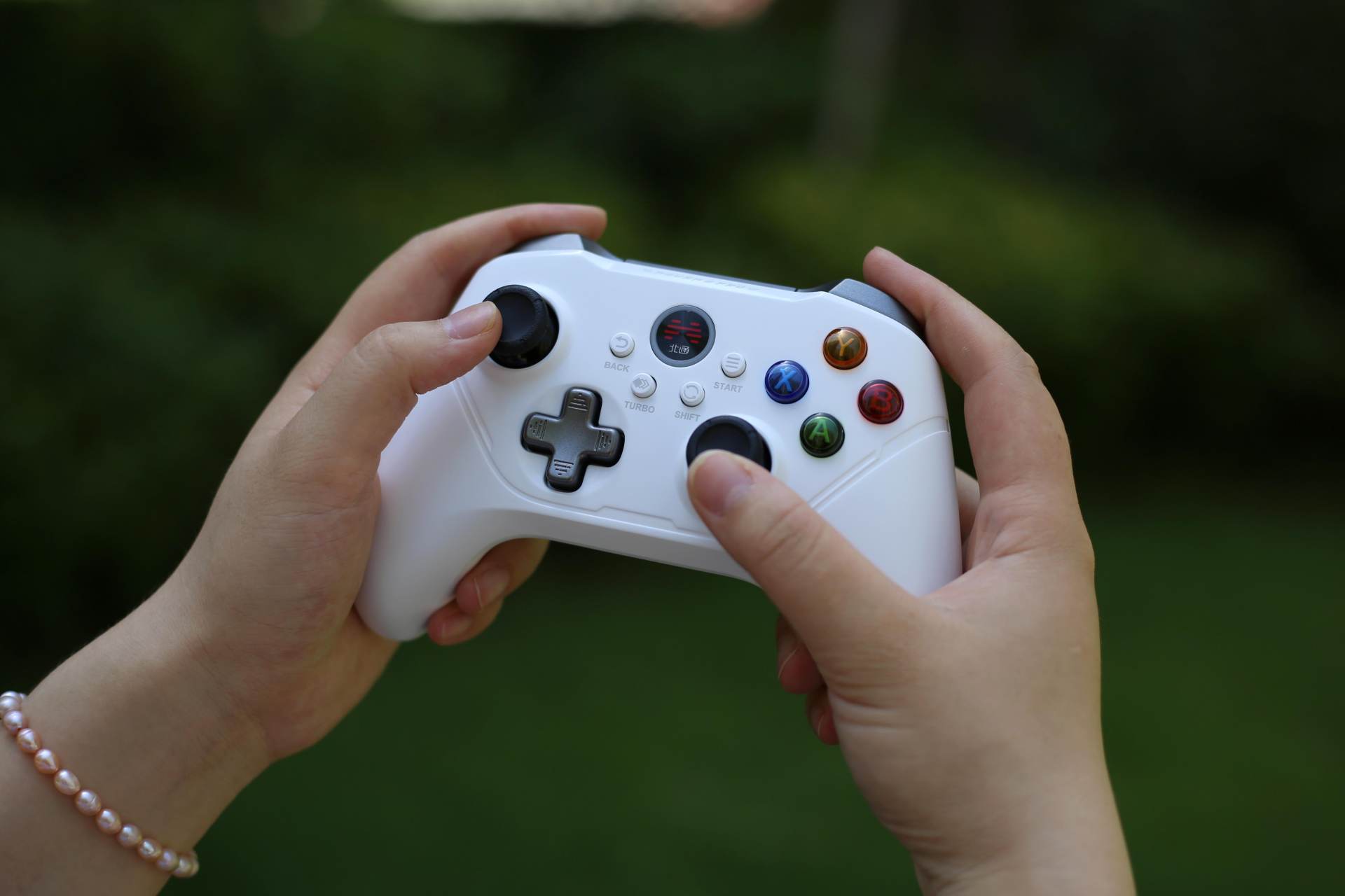 玩遍三大平台<strong></p>
<p>火币Pro平台</strong>，北通阿修罗2Pro多模版体验