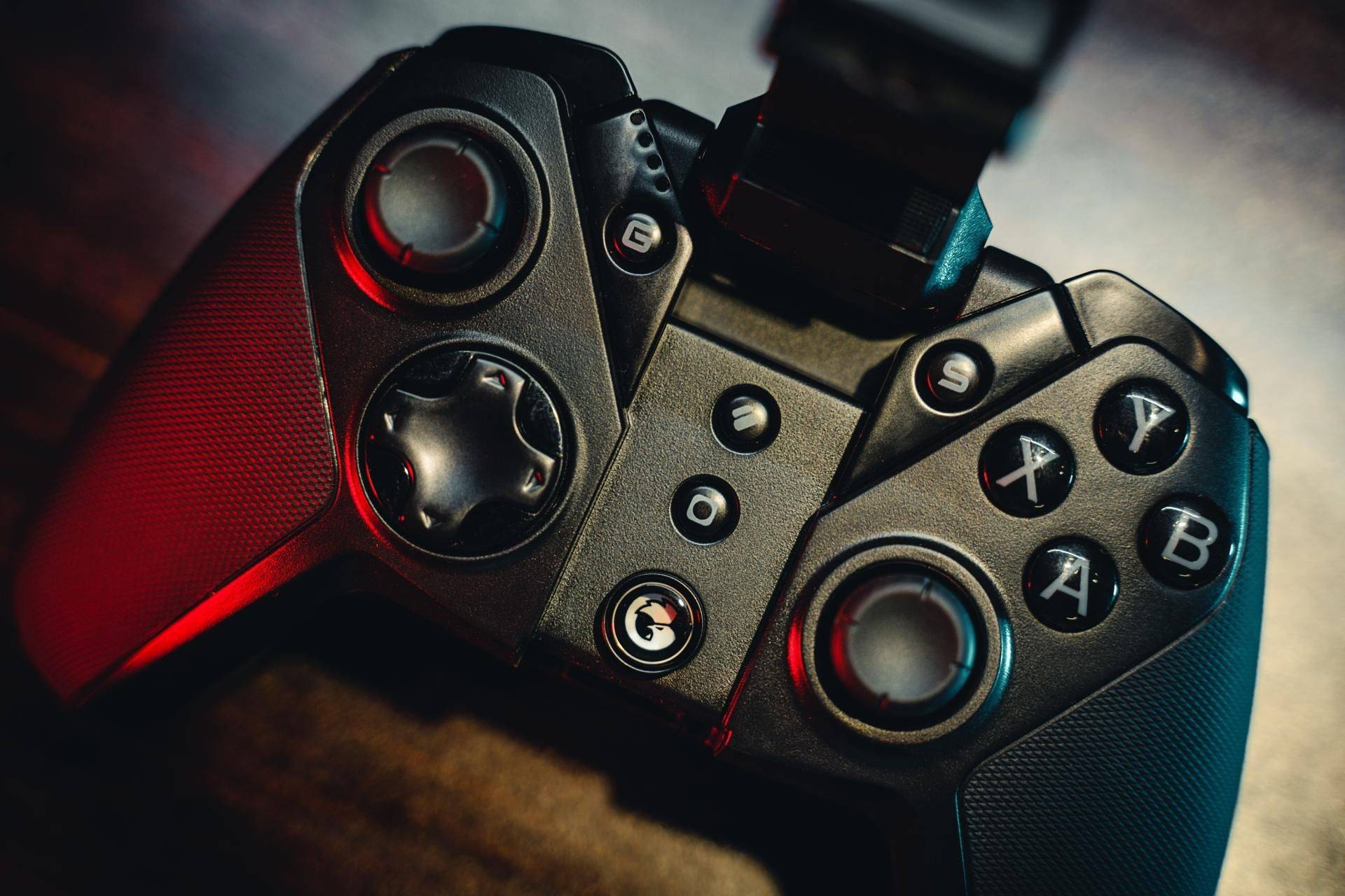 更适合移动平台的一款手柄：盖世小鸡 G4 Pro