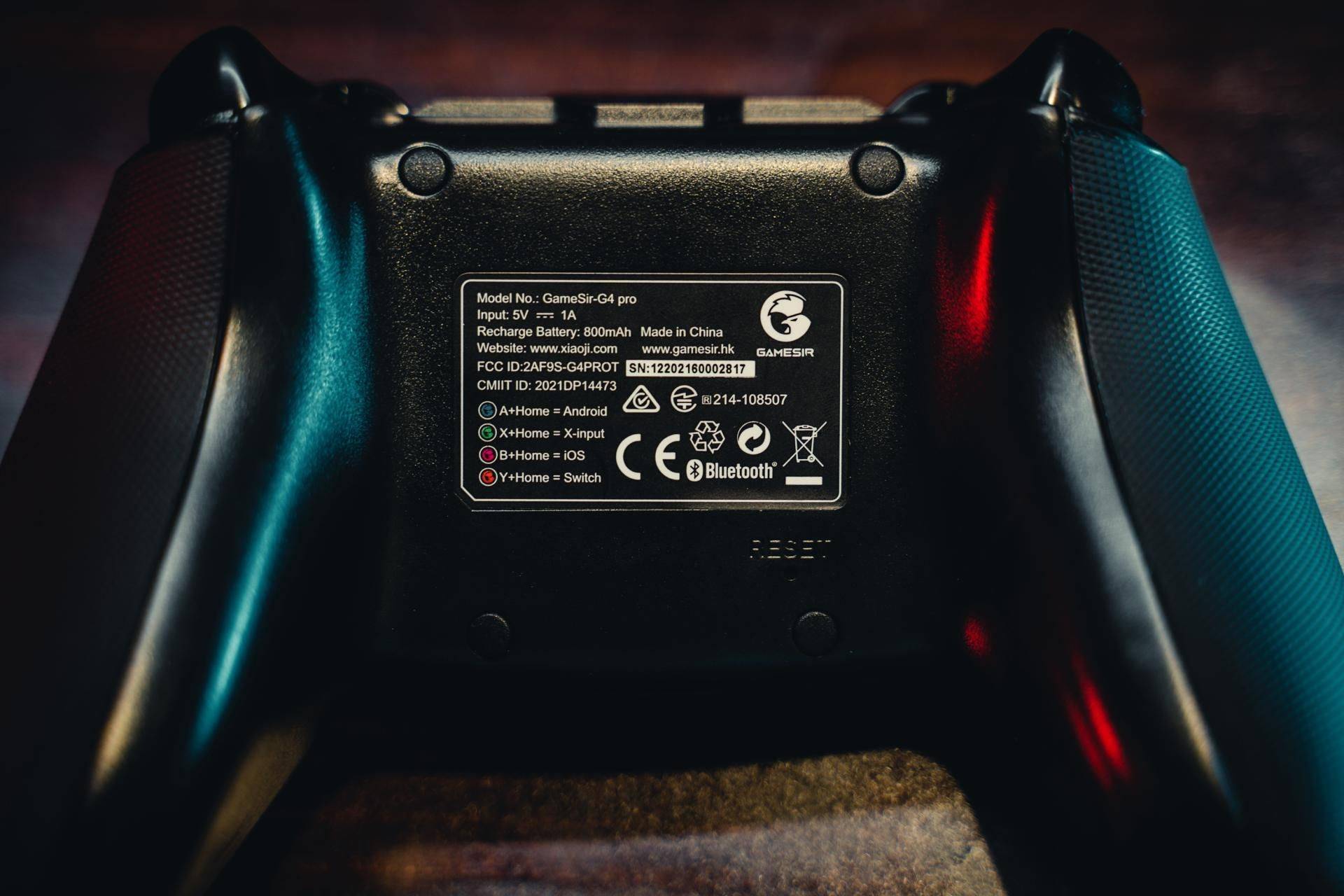 更适合移动平台的一款手柄：盖世小鸡 G4 Pro