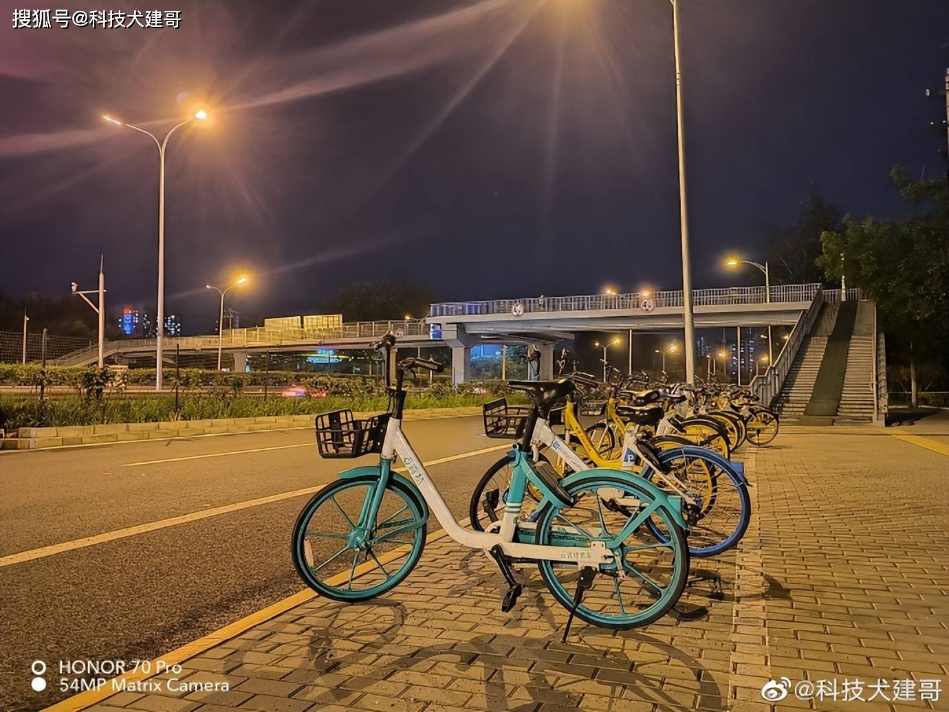 夜拍对比：荣耀70 Pro、荣耀Magic4 Pro、Find X3 Pro<strong></p>
<p>火币网pro</strong>，谁最强