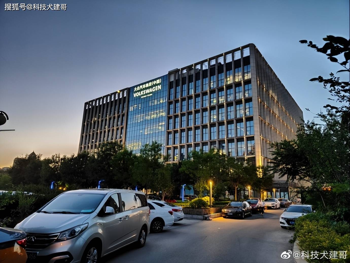 夜拍对比：荣耀70 Pro、荣耀Magic4 Pro、Find X3 Pro<strong></p>
<p>火币网pro</strong>，谁最强