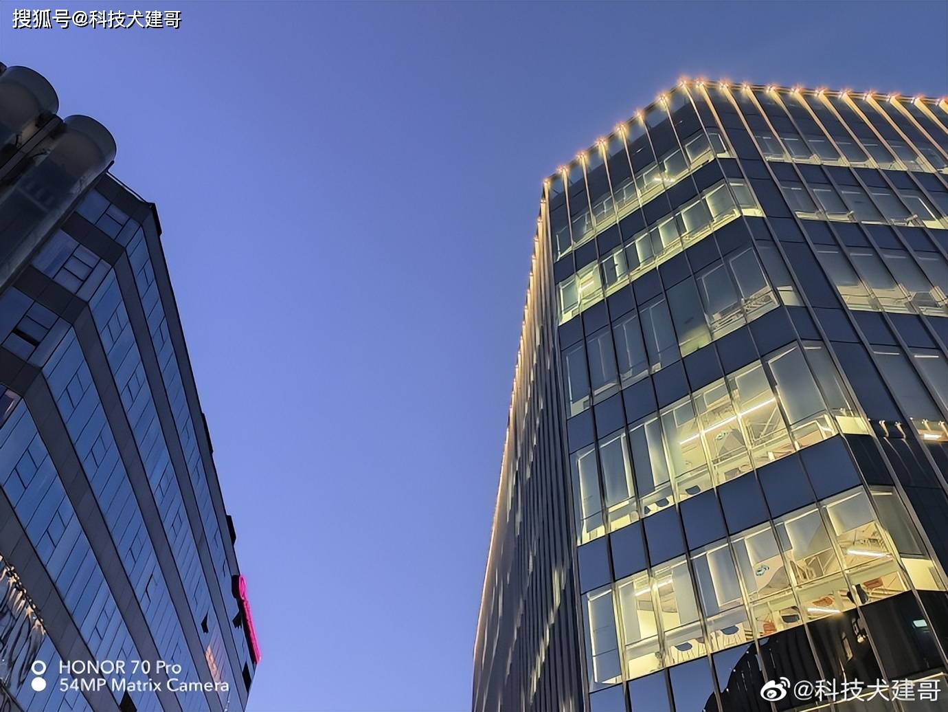 夜拍对比：荣耀70 Pro、荣耀Magic4 Pro、Find X3 Pro<strong></p>
<p>火币网pro</strong>，谁最强