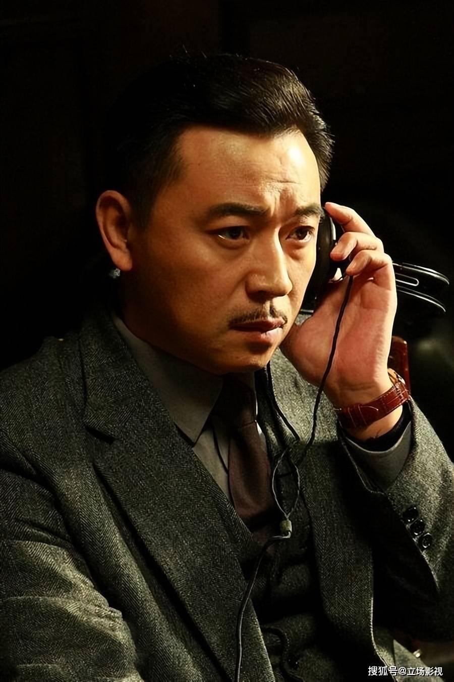 郭京飞《杠杆》今晚开播<strong></p>
<p>火币网杠杆</strong>，8位实力派，5网联播，也该火了吧