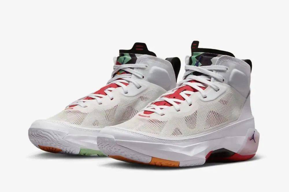 「 Drake x Nike · ​Stussy x Nike ​| XH55球鞋新闻 」