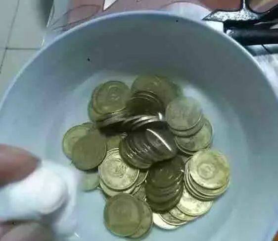 小心<strong></p>
<p>币界</strong>！你收藏的梅花套币可能是水洗币！