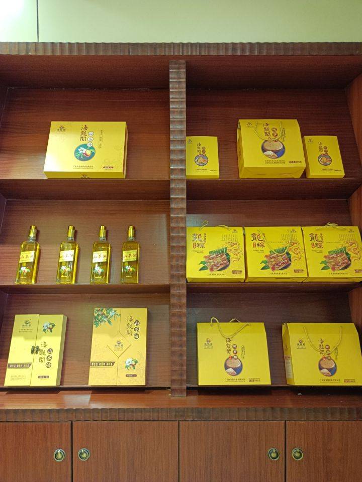 海龙阁大月饼<strong></p>
<p>龙阁</strong>，真材实料好品质