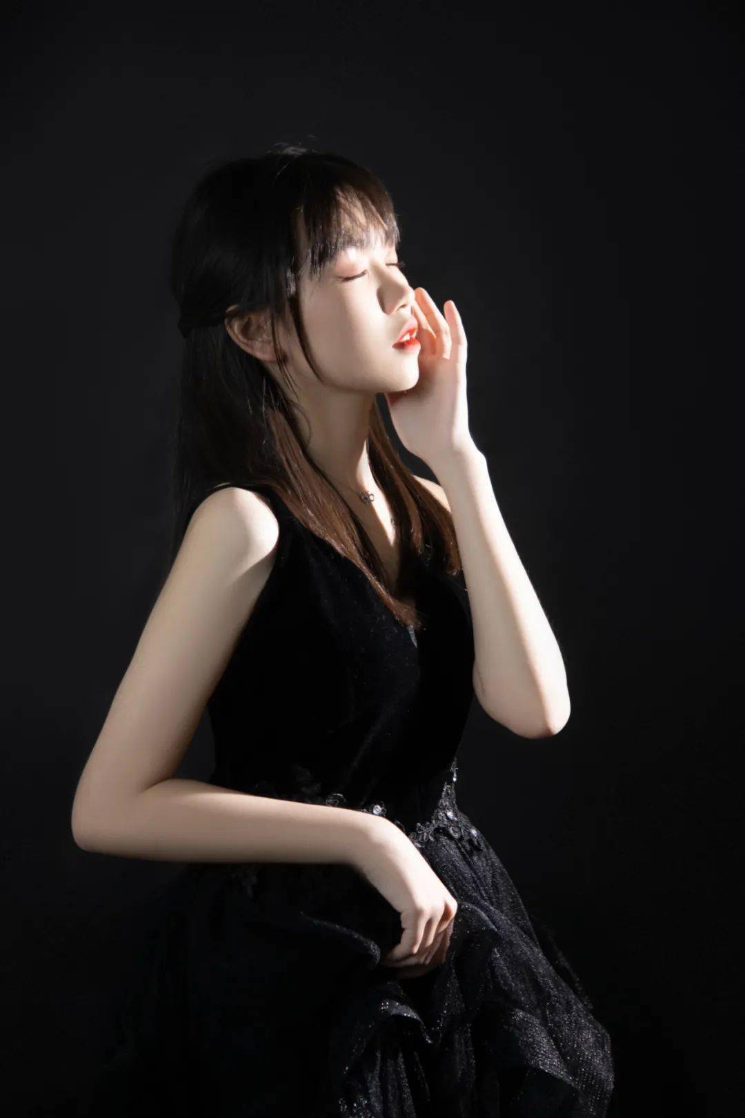 美貌与才华大比拼!&amp;quot;海龙阁饼业&amp;quot;2022茂名荔枝文化形象大使选拔赛信宜分赛区来<strong></p>
<p>龙阁</strong>了