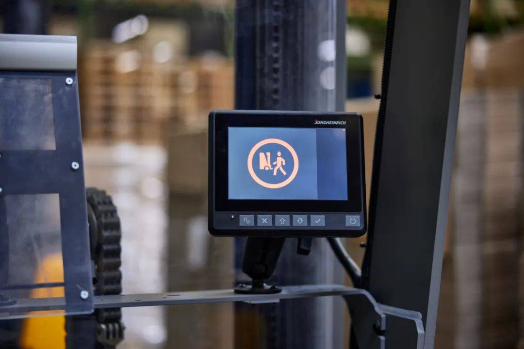 国外客户案例 | Logocos 选用永恒力zoneCONTROL辅助系统提高仓库安全性