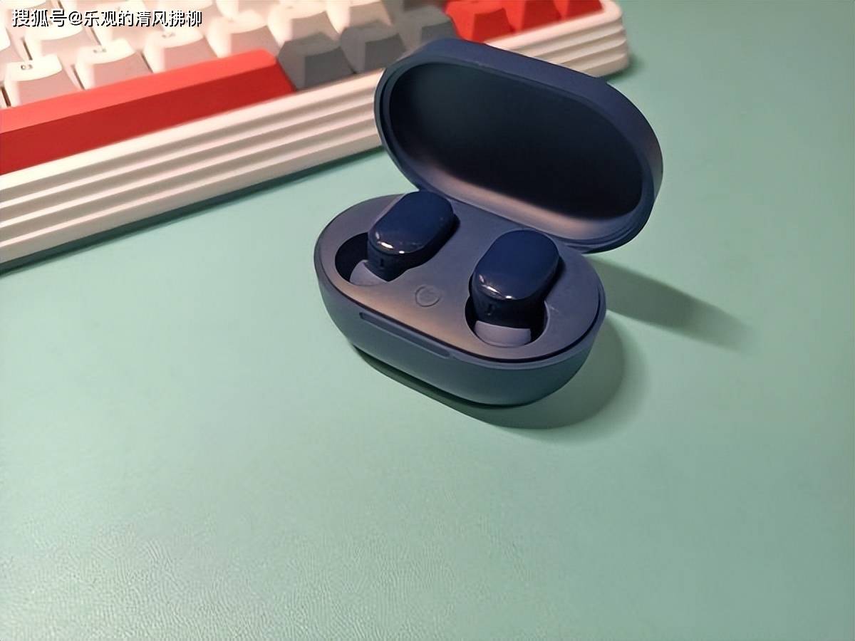 红米新品发布会<strong></p>
<p>红米</strong>，红米note11t如期而至，红米耳机相当亮眼