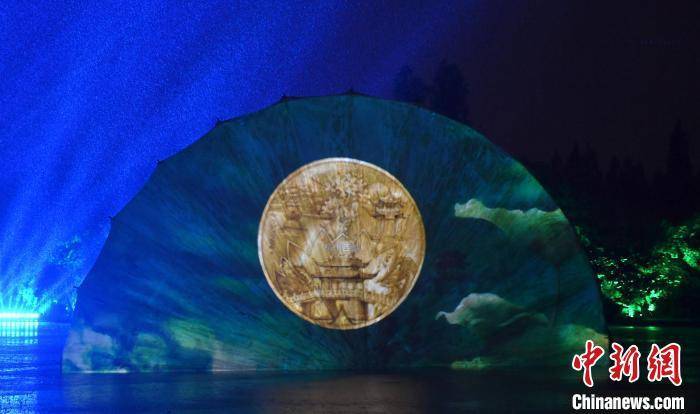 “西湖纪念币”全球首发 系中国第二枚世界文化遗产纪念币