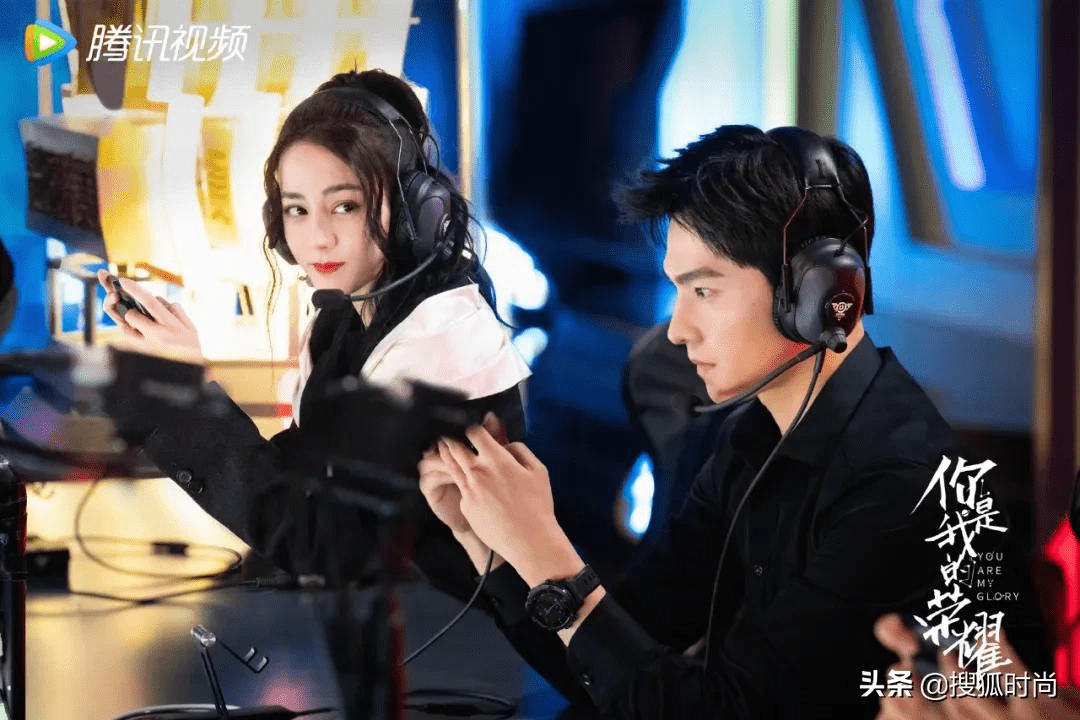 杨幂一顿操作猛如虎<strong></p>
<p>1COIN</strong>？原来明星私底下竟都这么会玩