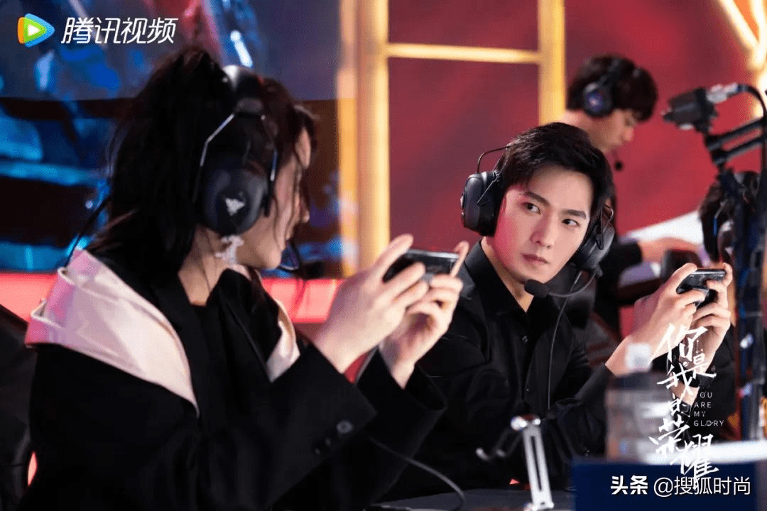 杨幂一顿操作猛如虎<strong></p>
<p>1COIN</strong>？原来明星私底下竟都这么会玩