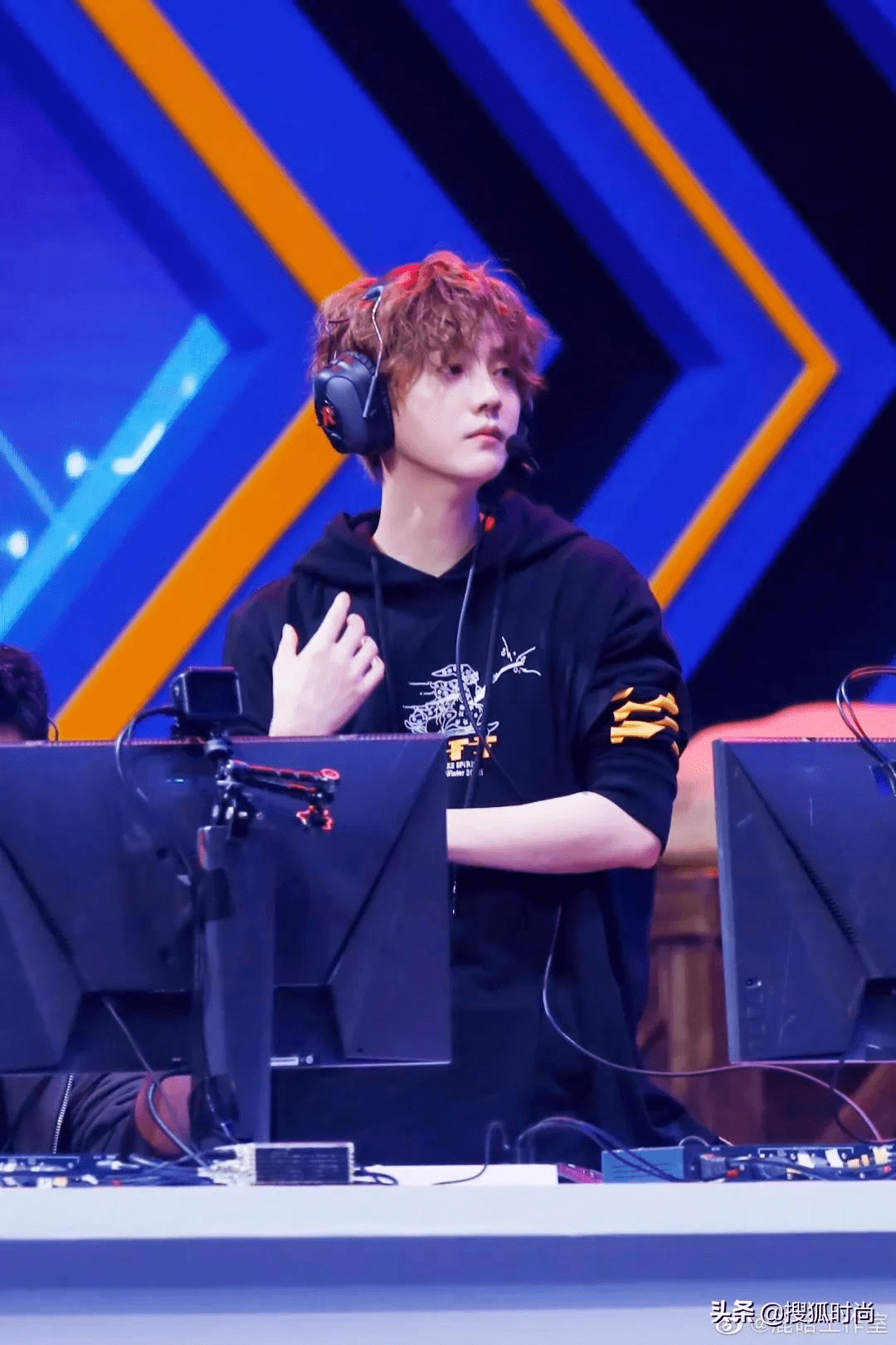 杨幂一顿操作猛如虎<strong></p>
<p>1COIN</strong>？原来明星私底下竟都这么会玩