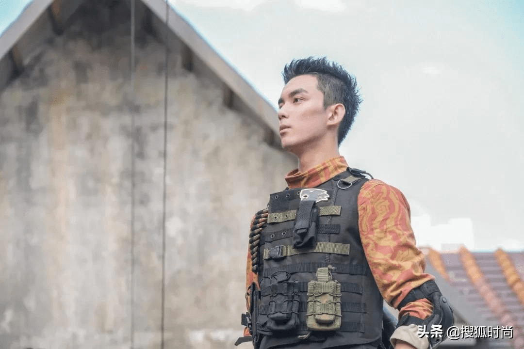 杨幂一顿操作猛如虎<strong></p>
<p>1COIN</strong>？原来明星私底下竟都这么会玩