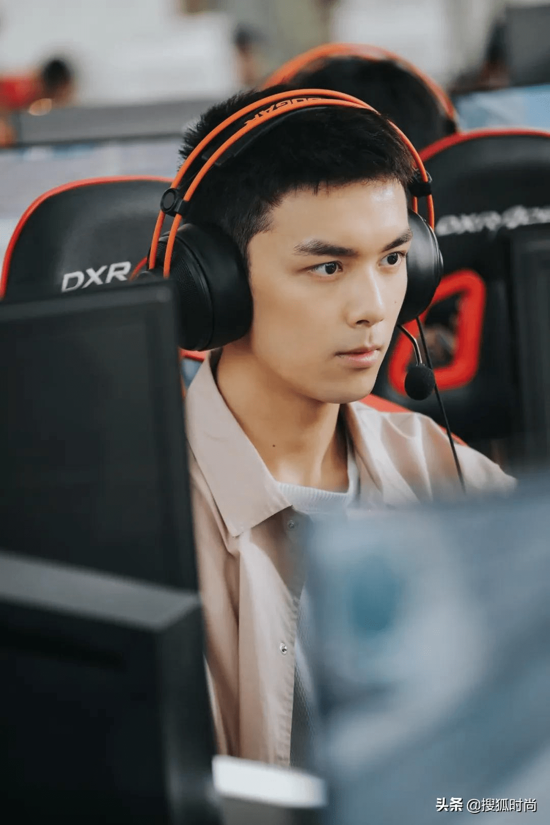 杨幂一顿操作猛如虎<strong></p>
<p>1COIN</strong>？原来明星私底下竟都这么会玩