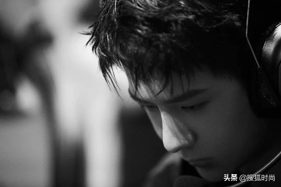 杨幂一顿操作猛如虎<strong></p>
<p>1COIN</strong>？原来明星私底下竟都这么会玩