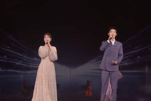 微博之夜投票结果出炉<strong></p>
<p>KING</strong>，肖战杨紫以绝对优势再次当选KING和QUEEN