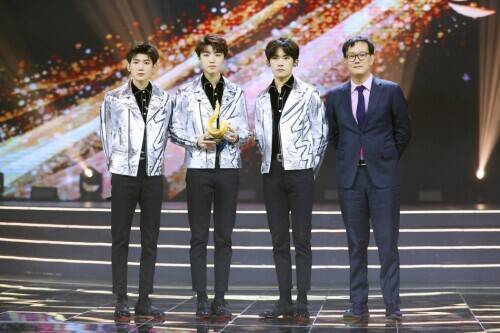 微博之夜荣誉花落各家 肖战杨紫成为微博King和Queen