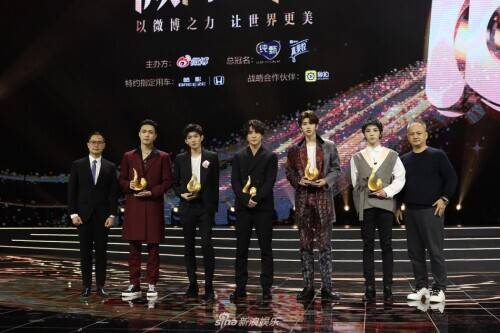 微博之夜荣誉花落各家 肖战杨紫成为微博King和Queen