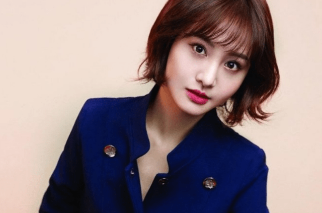 微博KING和QUEEN榜单<strong></p>
<p>KING</strong>，肖战和杨紫持续登顶，迪丽热巴却输给了她