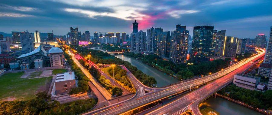 「E闻日报」工信部公布三项C-V2X新标准制定计划