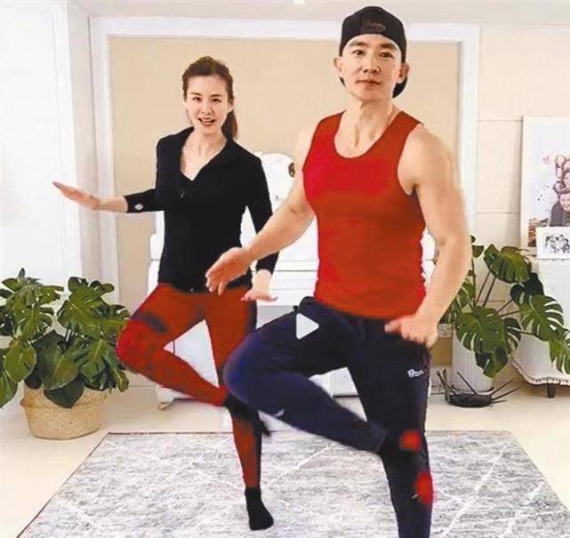 刘畊宏赞美张伟丽：谢谢你<strong></p>
<p>KO平台</strong>，给了我们力量！中国一姐2回合KO重返巅峰