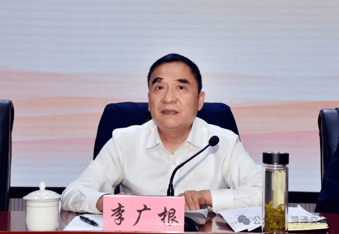 <strong></p>
<p>公共平台交易</strong>我市将建立驾培公共服务平台