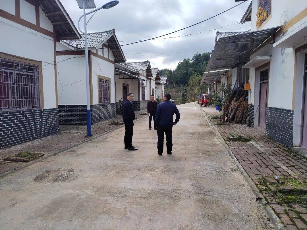 【机关党建】宣汉县公共资源交易服务中心：以党建引领努力打造公共资源阳光交易的环境