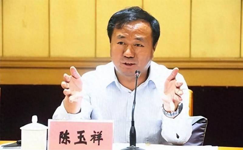 卖官鬻爵<strong></p>
<p>交易虎平台</strong>，搞权色交易，干预司法，同期落马的三虎同日被双开