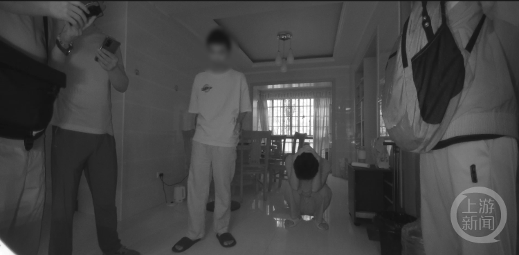 9人开29家网店<strong></p>
<p>交易网店平台</strong>，利用网购平台“价格保护”机制骗取200多万元津贴