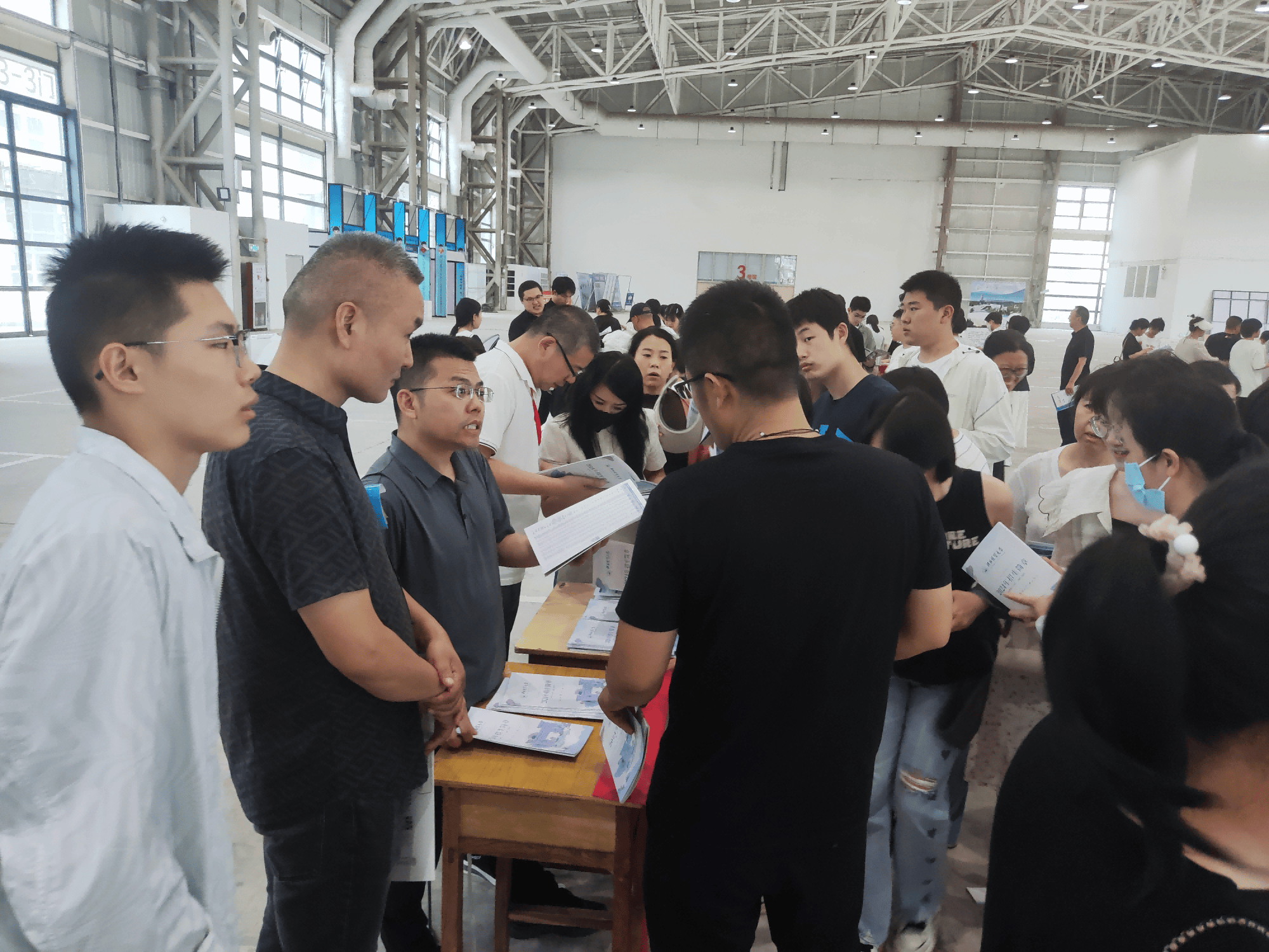 河北安国：搭建咨询平台 助力学子圆梦