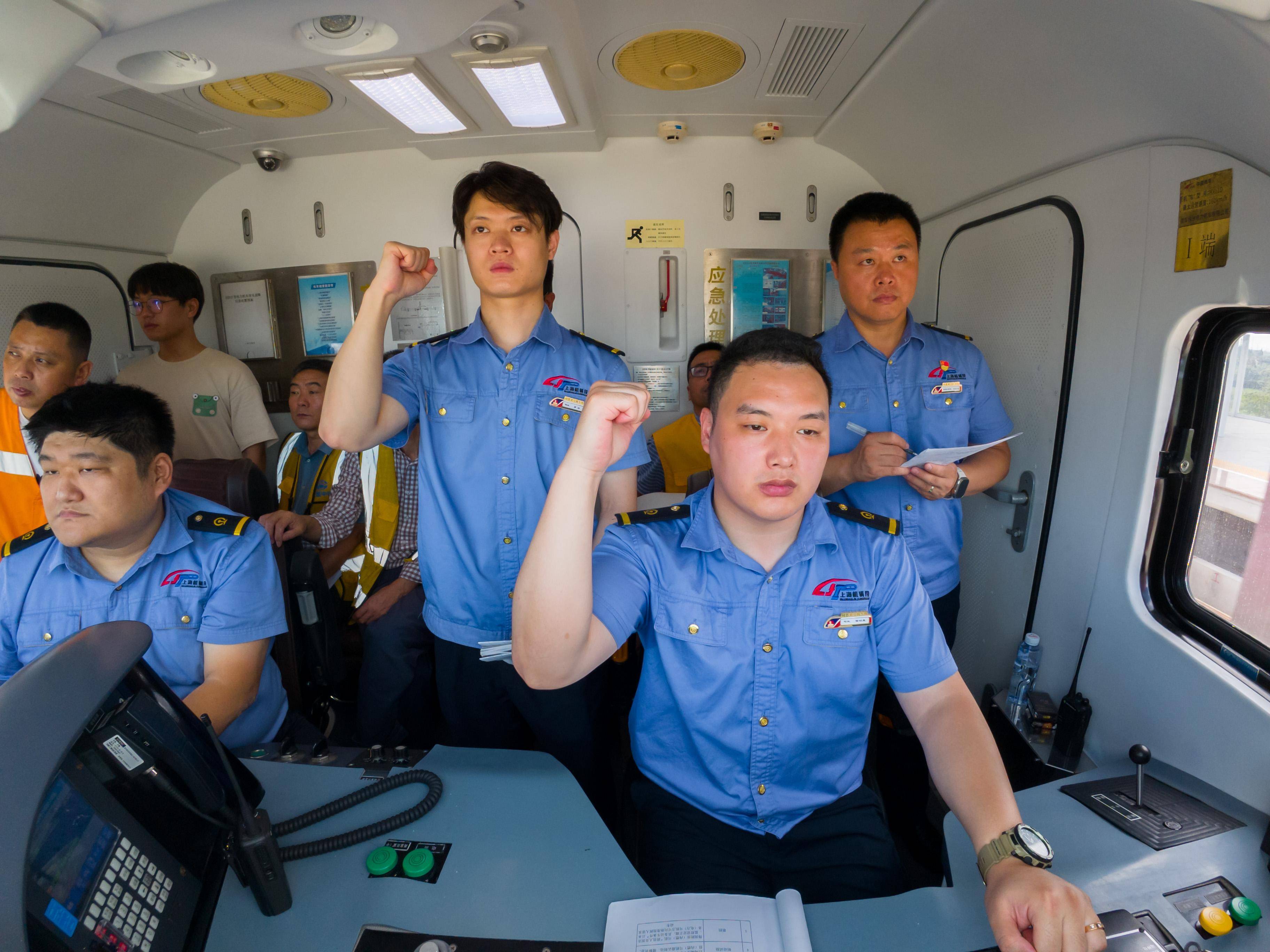 沪苏湖高铁启动接触网热滑试验