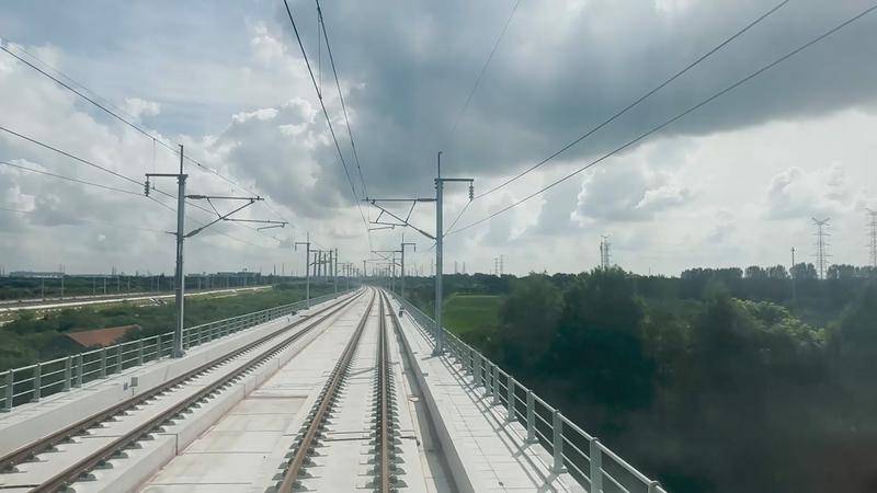 沪苏湖高铁开始接触网热滑试验