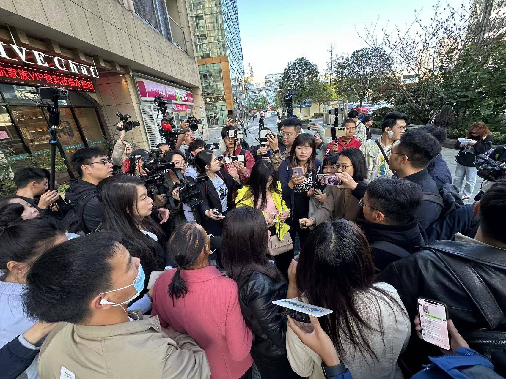 死刑！余华英拐卖儿童案重审宣判<strong></p>
<p>币加所交易平台</strong>，其当庭表示上诉