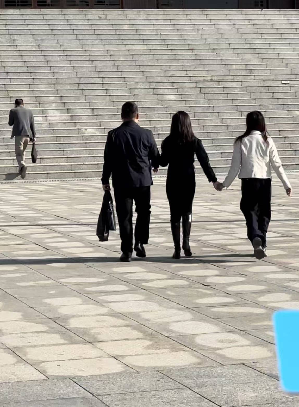 死刑！余华英拐卖儿童案重审宣判<strong></p>
<p>币加所交易平台</strong>，其当庭表示上诉