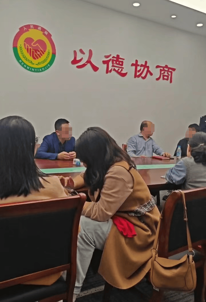 苏州知名艺术培训机构宣布破产<strong></p>
<p>gate平台</strong>，老板下跪称“绝不跑路”，事发前安排活动消耗课时费