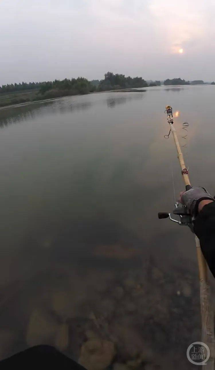 “当时就无心钓鱼了<strong></p>
<p>otc789交易平台</strong>！”河南钓友在洛阳附近“钓”到古碑？文保部门回应