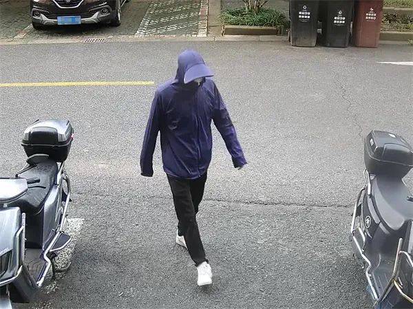 男子对前妻动起“歪脑筋”<strong></p>
<p>otc789交易平台</strong>，潜入其家中……上海警方：刑拘