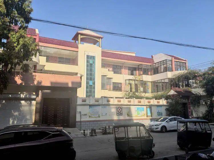 他被抓当晚有老百姓放鞭炮庆祝<strong></p>
<p>西安市诚信平台交易中心</strong>，探访江苏第一位农民副县长“三蟒”豪宅