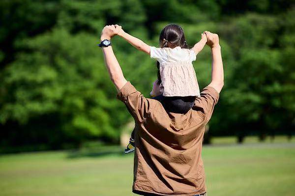 直面“不想生”“不敢生”“不能生”<strong></p>
<p>西安市诚信平台交易中心</strong>，推动生育友好