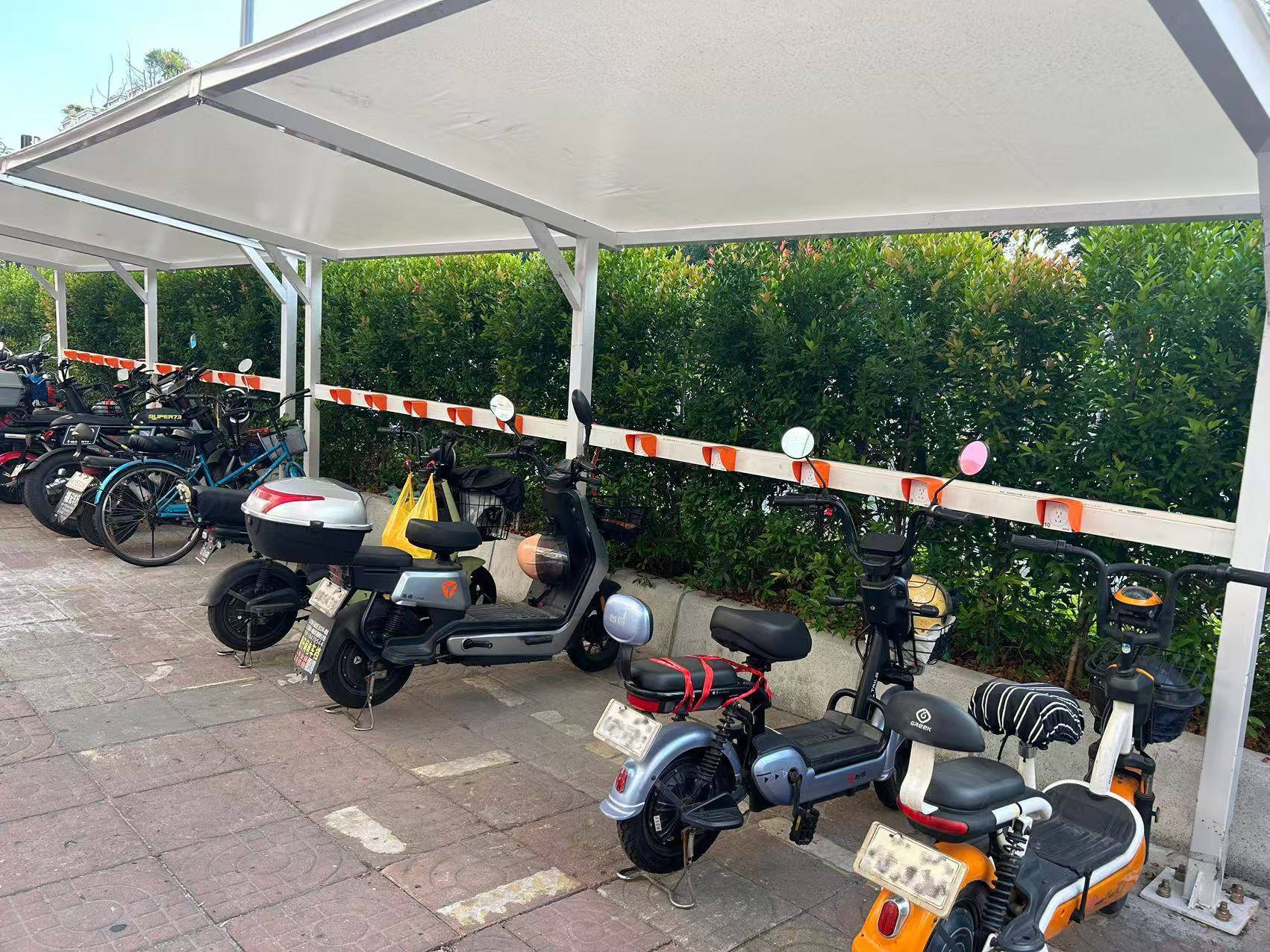 骑电动自行车<strong></p>
<p>币兑交易平台</strong>，我有多“尴尬”：走哪，停哪，咋充电