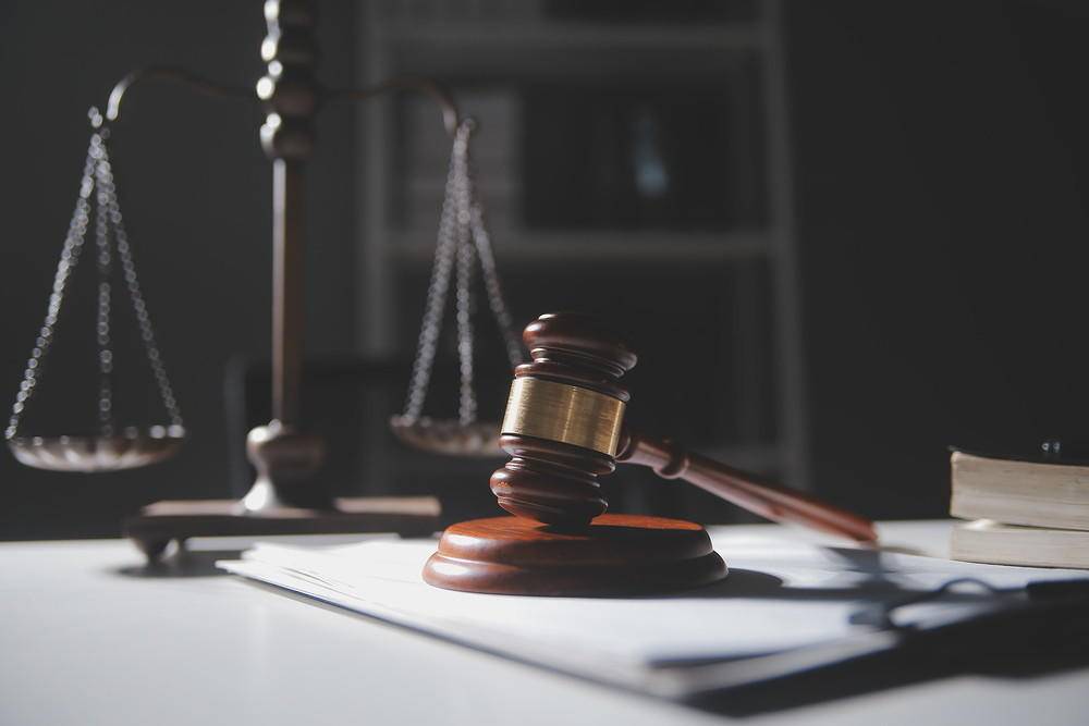 厦门一五金厂老板“卖零件”给外籍客户<strong></p>
<p>炒原油交易平台</strong>，被控非法制售枪支 有客户曾称是电池盒