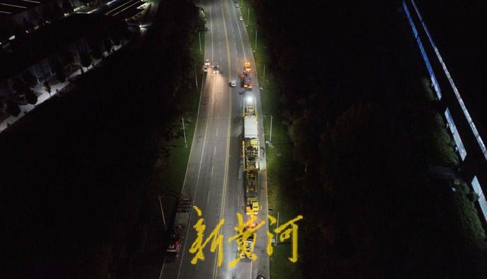 重达351吨<strong></p>
<p>0x平台</strong>！济南多部门联动护送巨无霸变压器到泰安“服役”