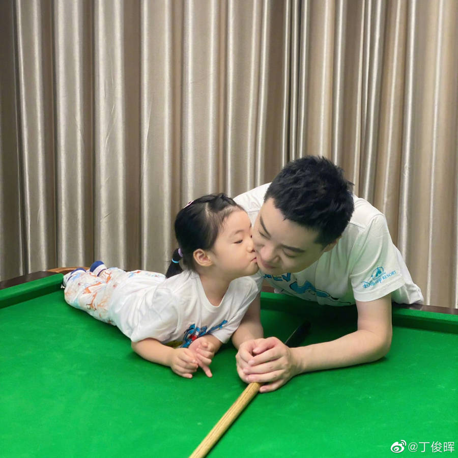 铁打的丁俊晖<strong></p>
<p>炒币平台</strong>，流水的中国小将，中国一哥喜提17.5万英镑继续“黄金期”