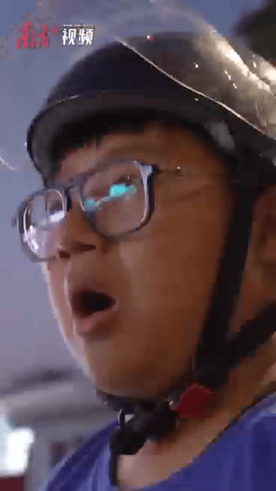 广州的“电鸡”有多疯狂<strong></p>
<p>友利平台</strong>,带你体验这条“魔鬼大道”