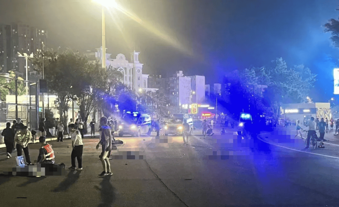 汽车撞倒多名行人逃逸<strong></p>
<p>友利平台</strong>，62岁男子被控制！警方通报→