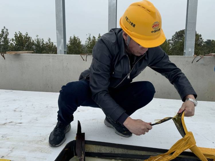 一割就开一扯就断<strong></p>
<p>友利平台</strong>！合新铁路多家施工单位被曝以次充好偷换重要材料