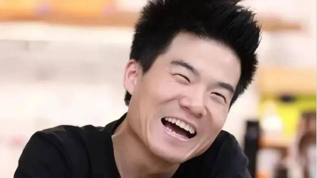 董宇辉：蒸裂开的包子<strong></p>
<p>友利平台</strong>，露馅了