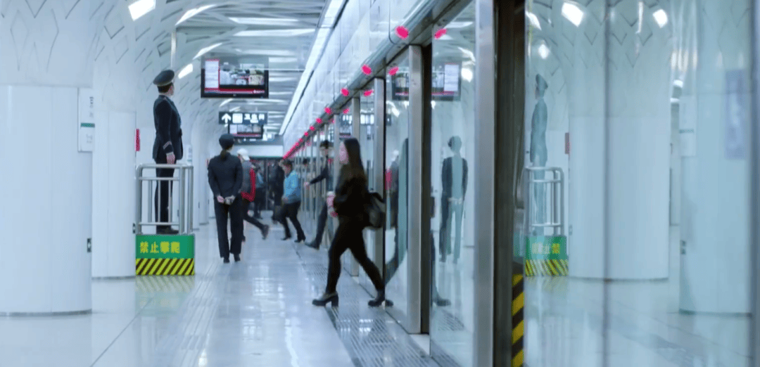 “地铁换乘路线比我的命还长”<strong></p>
<p>交易mm平台</strong>，大城市通勤很难不被它逼疯