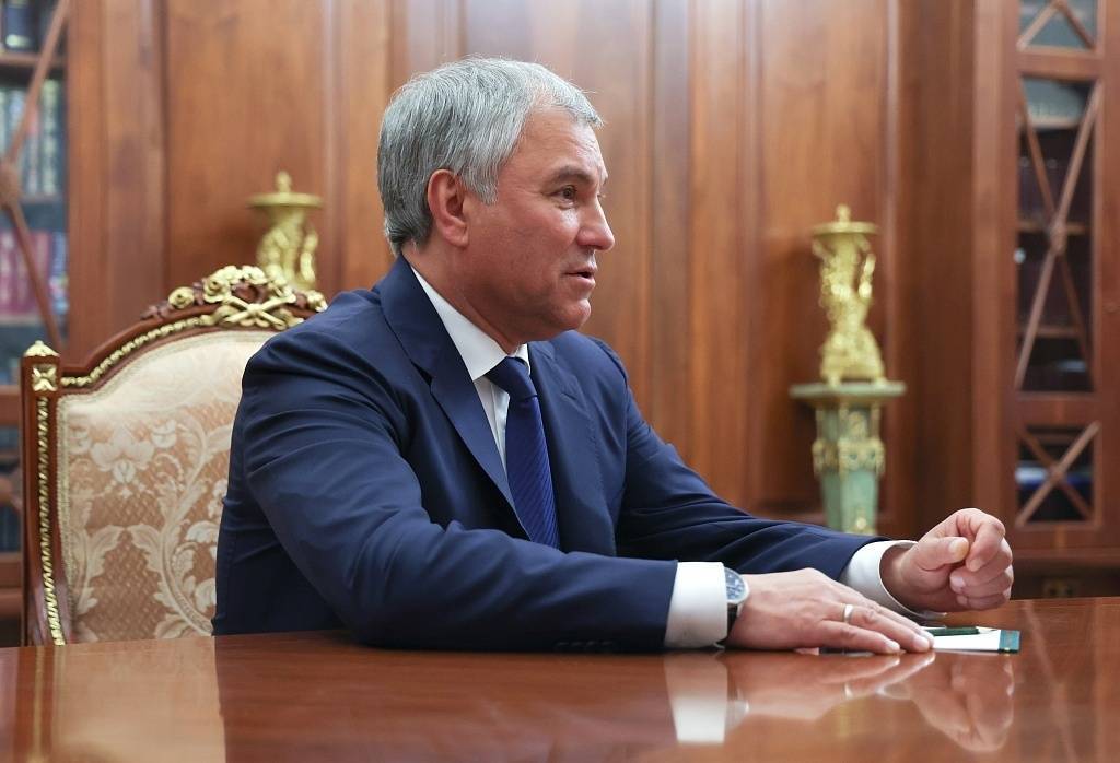 俄国家杜马主席：若乌获准远程打击俄腹地<strong></p>
<p>BFX合约平台</strong>，俄不排除使用新武器系统